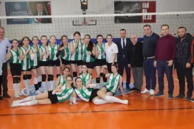 artvinspor-kadin-voleybol-takimindan-3-0lik-galibiyet-1771482023.webp.webp